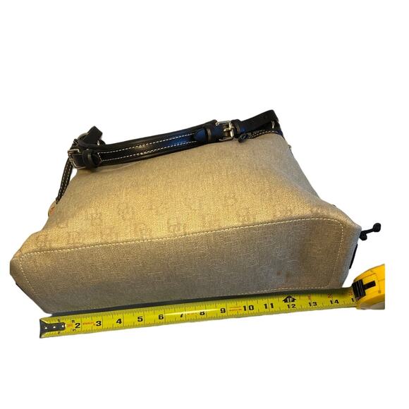 Dooney & Bourke  Beige & Black  Top Handle Adjust  Key Fob  RWB Tag Present NWOT - Picture 4 of 10